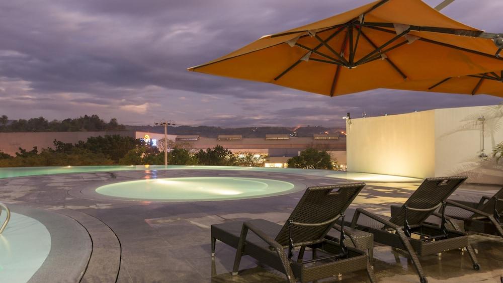 Limketkai Luxe Hotel Cagayán de Oro Exterior foto